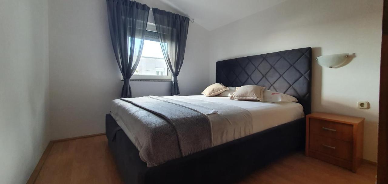 Apartments Kolak Рогозниця Екстер'єр фото