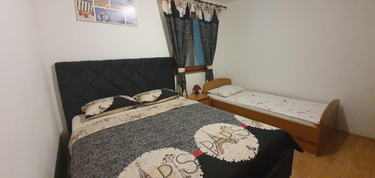 Apartments Kolak Рогозниця Екстер'єр фото
