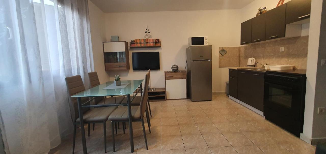 Apartments Kolak Рогозниця Екстер'єр фото